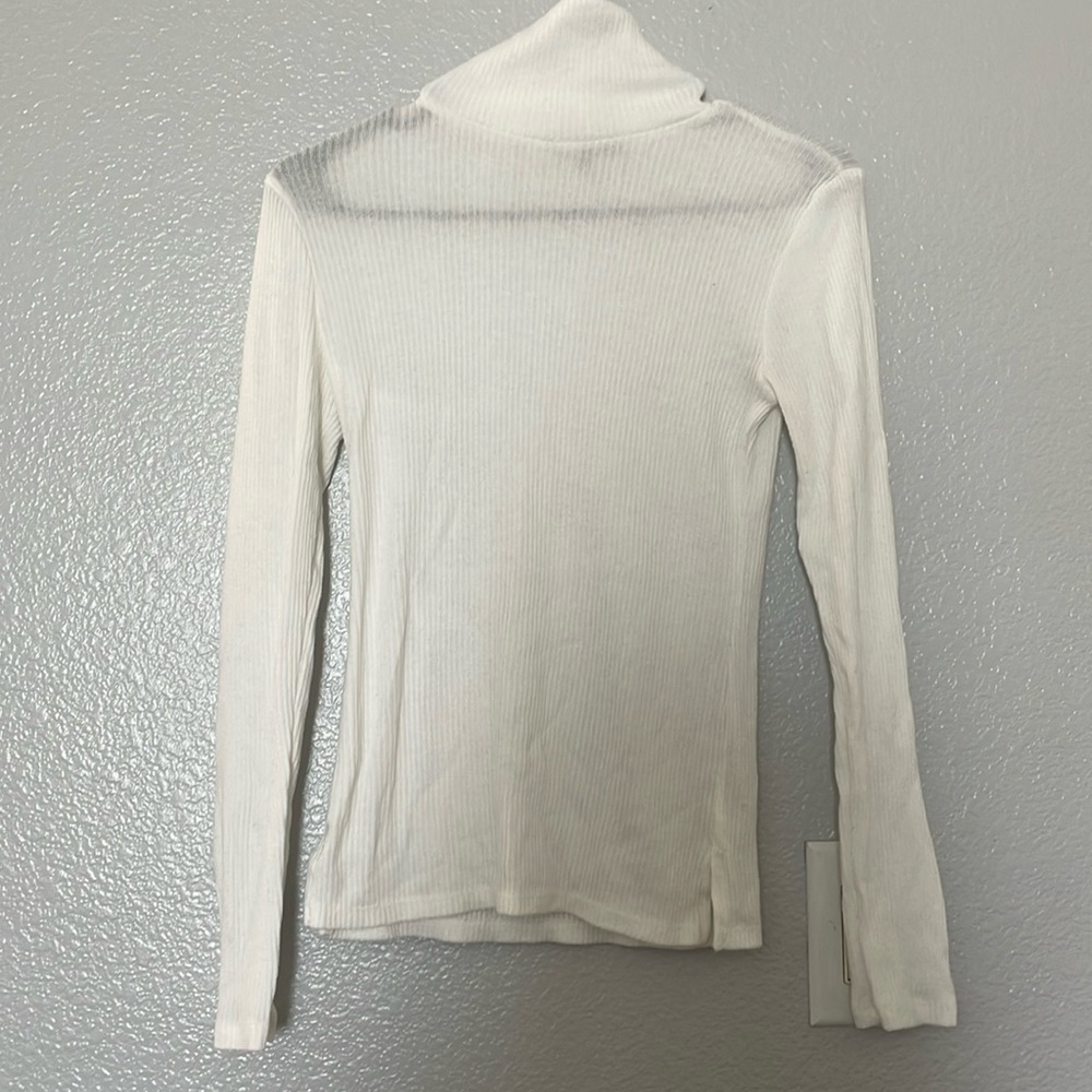 Size: Small to Medium
Good Condition
Final Sale